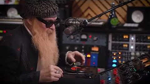 Billy Gibbons with Derek Trucks & Susan Tedeschi -...