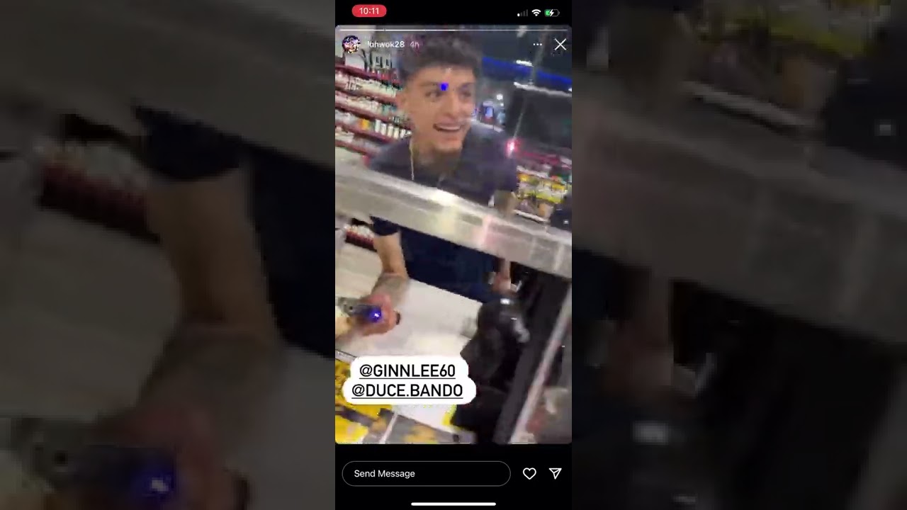 Dallas rapper Ginn Lee in the store with the stick👀🔥even the cashiers stay strapped in Texas🔥💯