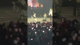 Mingi and Yunho doing It's You choreo