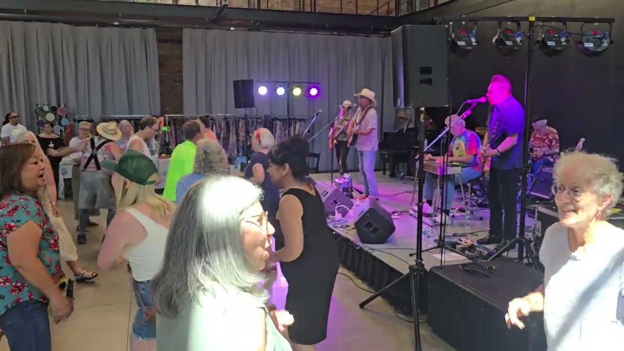 Cris Plata and Extra Hot at Garver Sessions 6/22/25