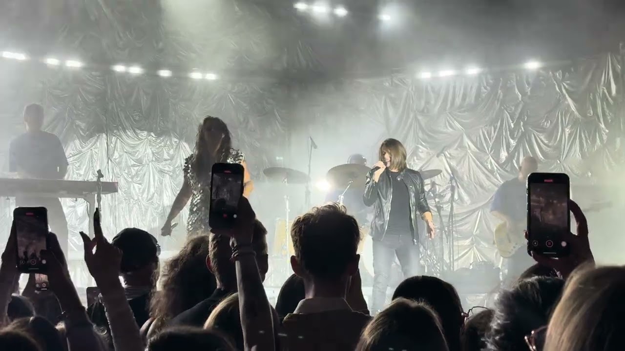 Ewa Farna feat. Kuba Moleda - Nie zmieniajmy nic (Krakow, Nie ma lipy tour 2025, 12.10.2025)