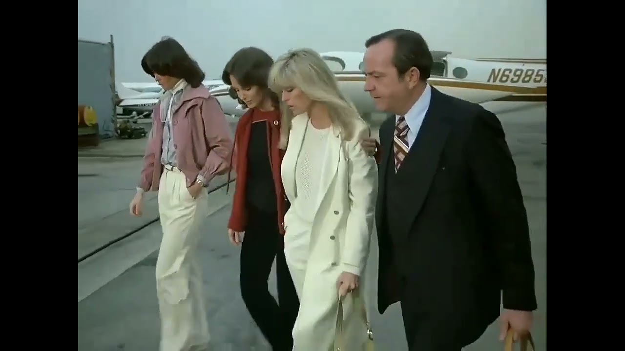 Clip from Charlie's Angels, Angel in A Box