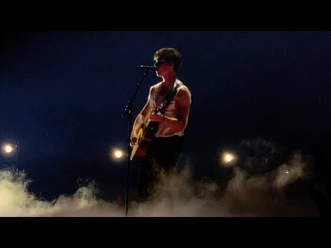 Shawn Mendes singing 