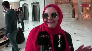 أم ودادية مغربية تخلق الحدث بتونس رفقة أبنائها وأحفادها: جينا حتى لتونس نشجعو الوداد