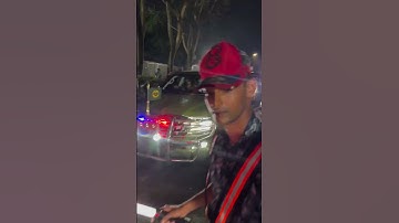সংসদ ভবন থেকে বের হলেন সেনাপ্রধান ওয়াকার-উজ-জামান
