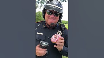Man Hands Donut to Officer Instead of Driving License...(@dailymail)