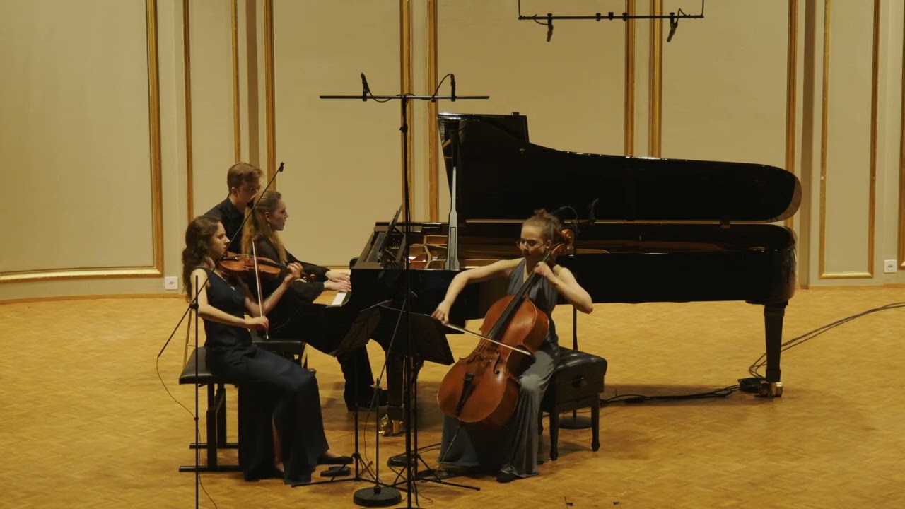 R. Schumann - Piano Trio No. 2 IV. Nicht zu rasch - Trio Songado