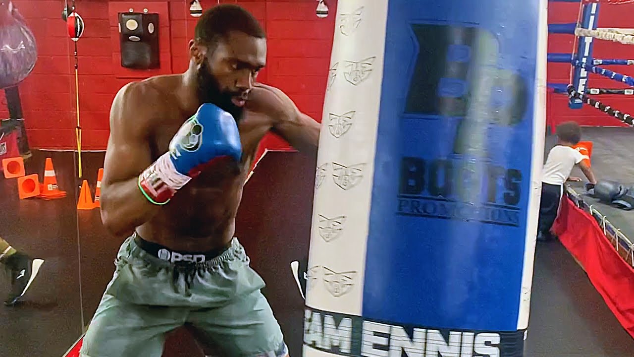 Jaron Ennis shows Spence & Crawford whats coming in INTENSE workout! • pads & heavy bag