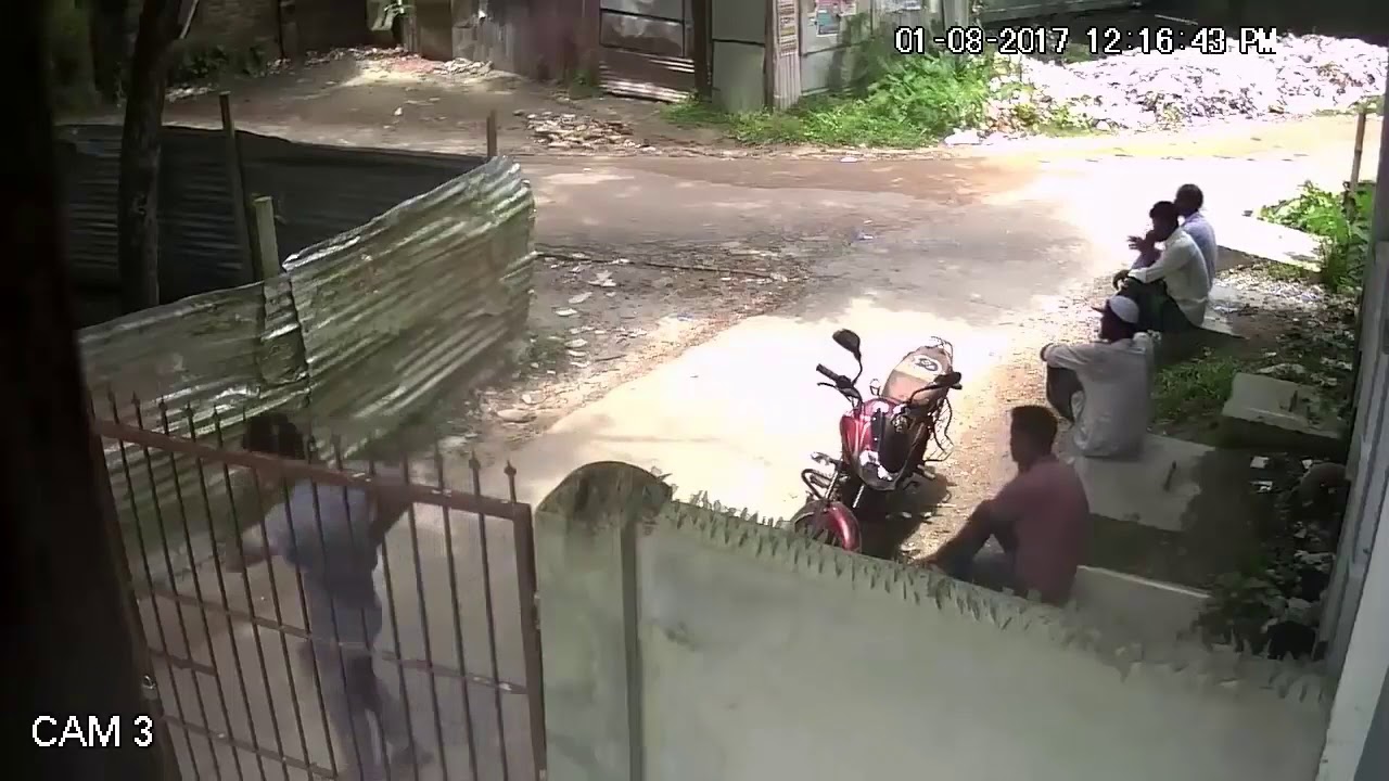 Bike theft caught on cctv camera - YouTube