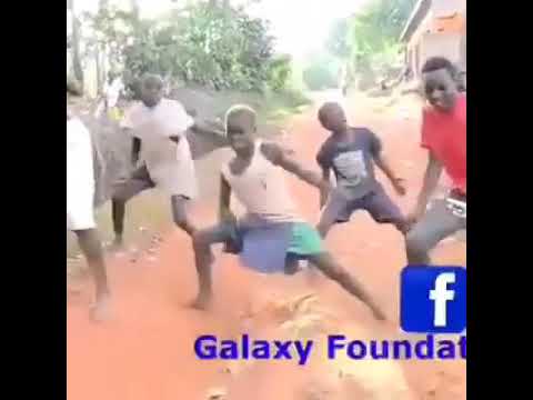 عز الدين محمد بس اللي بيرقصوا دوله سودانيين بيعلقوا بعض