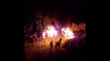 Witches Flying In A Circle (Stan Twitter Video)