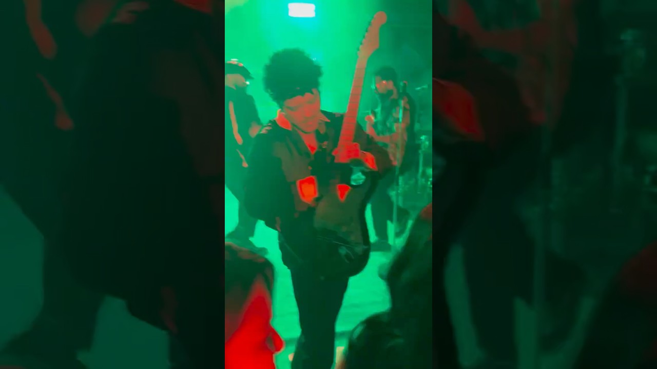 Bruno Mars and the Hooligans performing ‘Billionaire’ at a wedding in Cannes, France. 🇫🇷✨