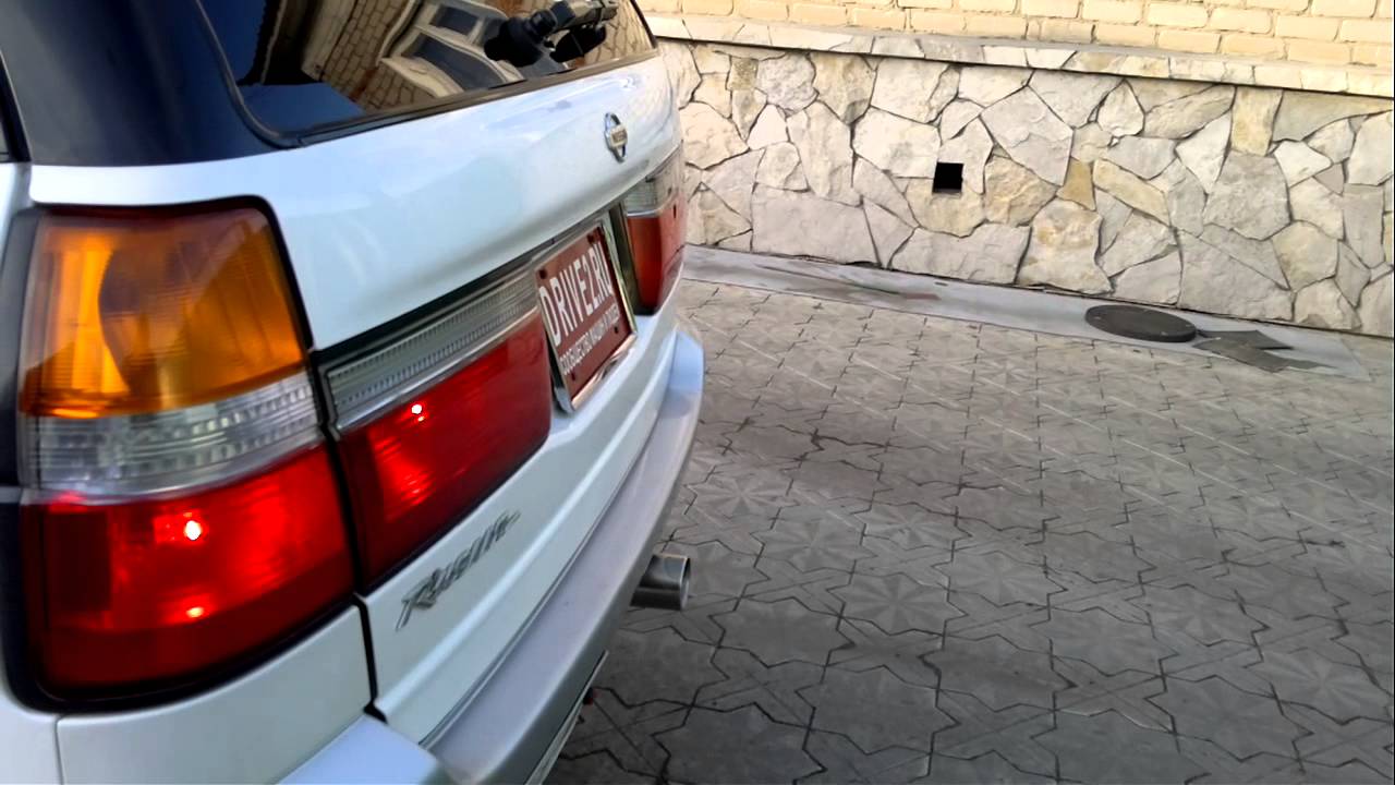 Nissan rnessa салон