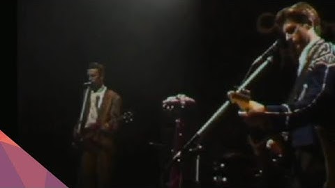 (1987) Something So Strong • Crowded House Live HQ #newyearseve