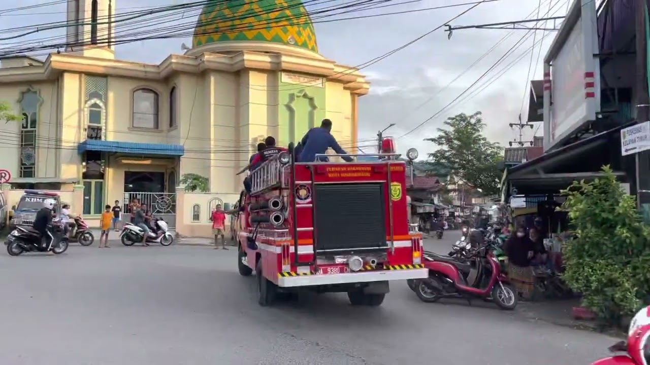 #firefighter -  Pemadam Kebakaran Banjarmasin menuju Kebakaran di Jl Gerilya