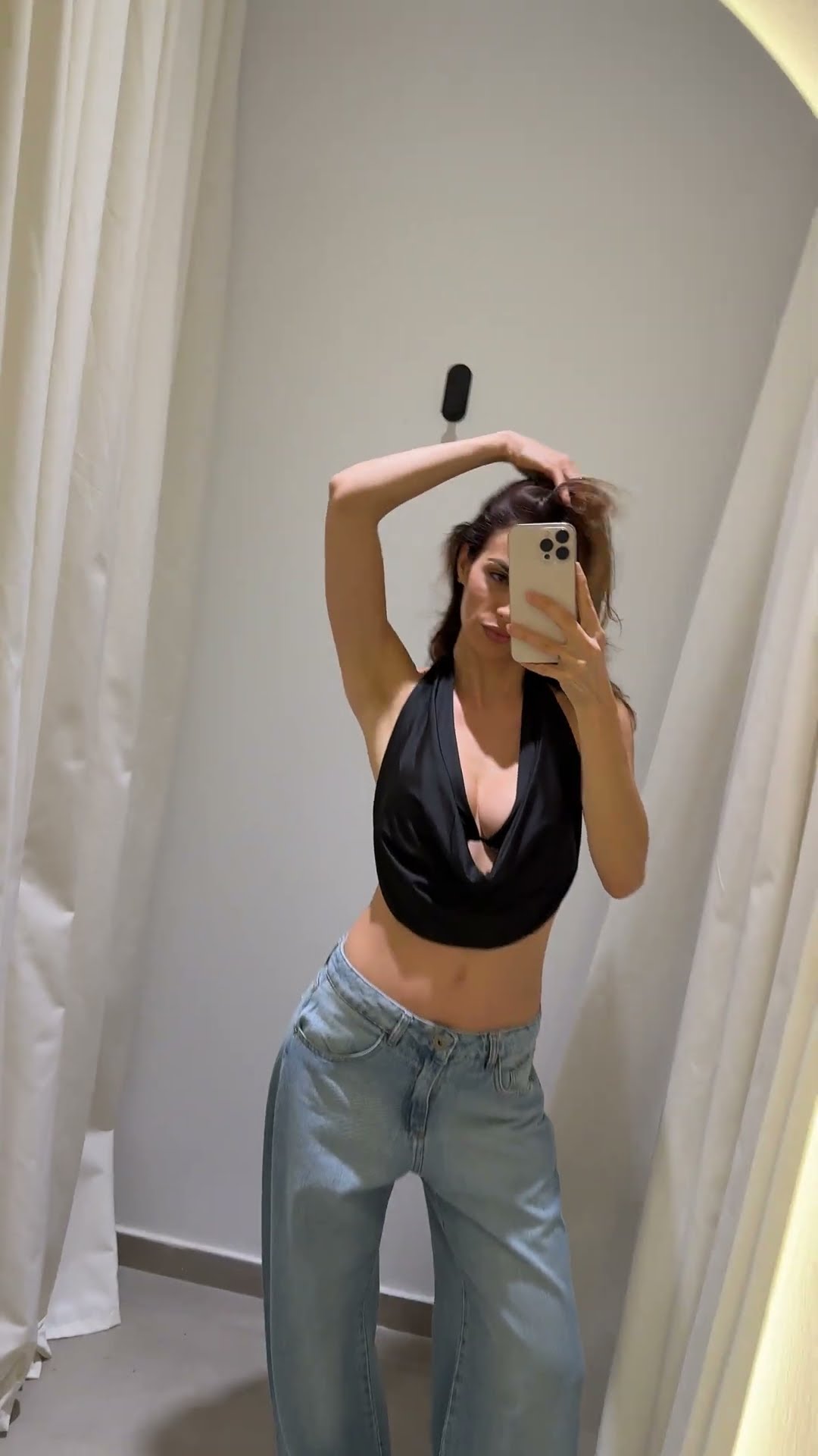 Look Juana: top halter negro