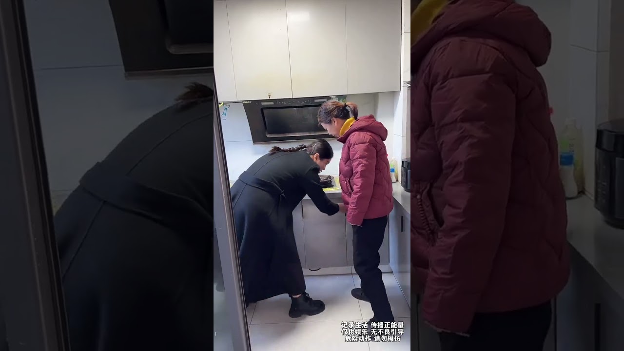 This second kid is really bad at everything. He s the best at eating...