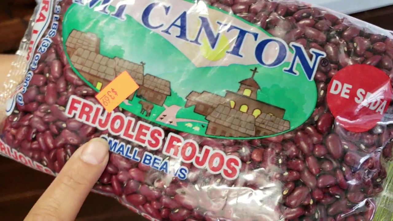 Poniendo la sopa de Frijoles al fuego el salvador currency