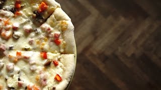 Пицца : сливочный соус и голубой сыр. Мм... очень вкусно! Пицца : сливочный соус и голубой сыр. Мм... очень вкусно!