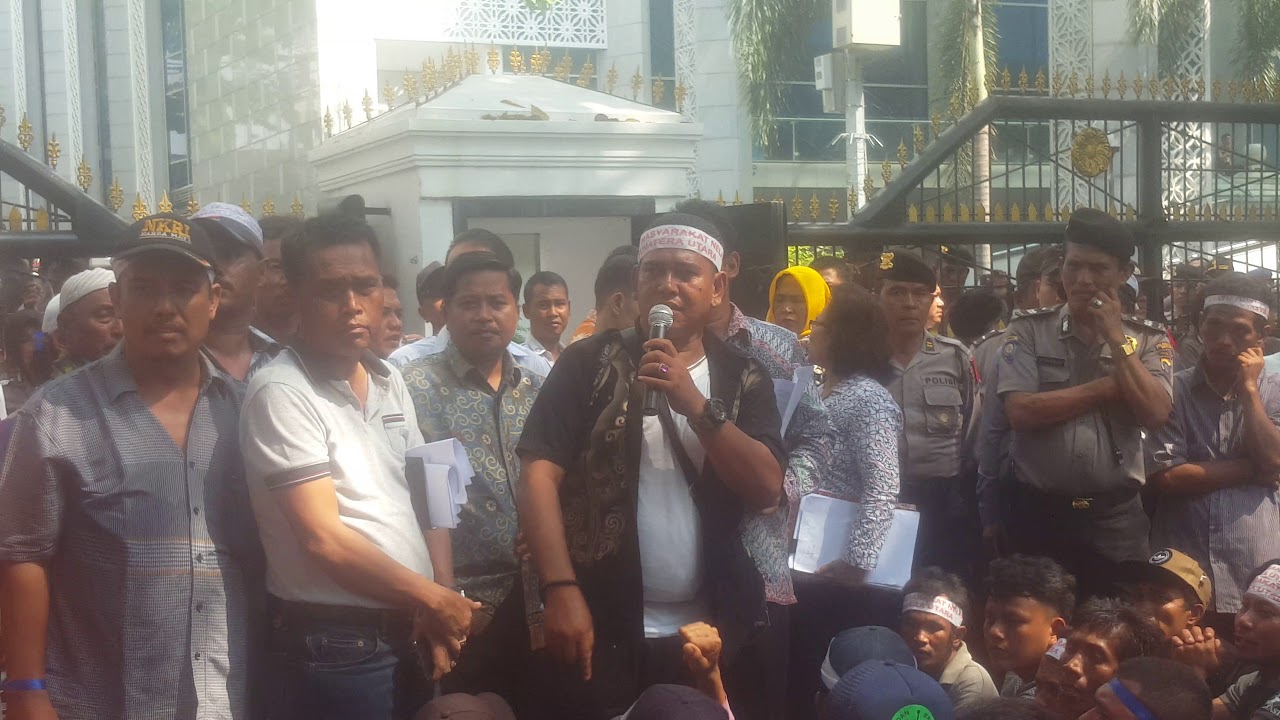 DPRDSU SUTRISNO PANGARIBUAN TERIMA PENDEMO NELAYAN