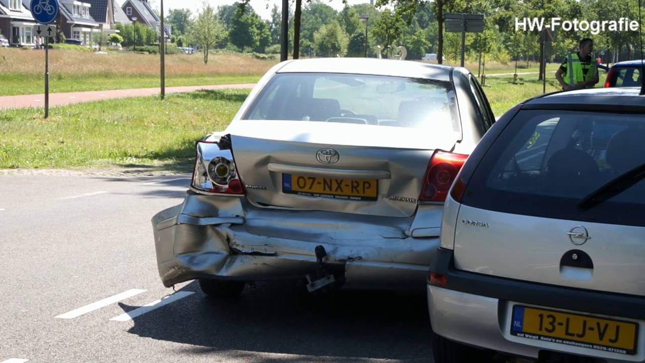 Kop staartbotsing op Koesteeg in Dalfsen