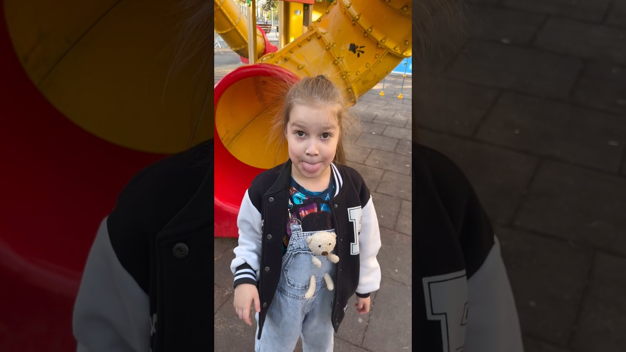 ⁣Алису ударил электрошок на горке 2.0.🙀 Алиса сошла с ума🤪 #2023 #развлечения #волгоград