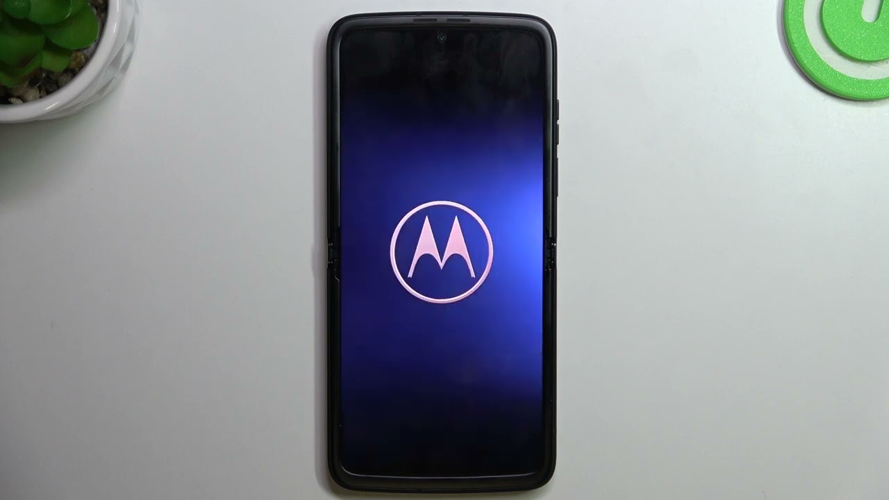 Motorola RAZR 2022 - Boot Animation / Android System Turning On