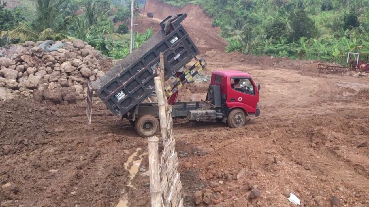 Toyota Dyna  130HT  dump truck di JLS Tulungagung YouTube