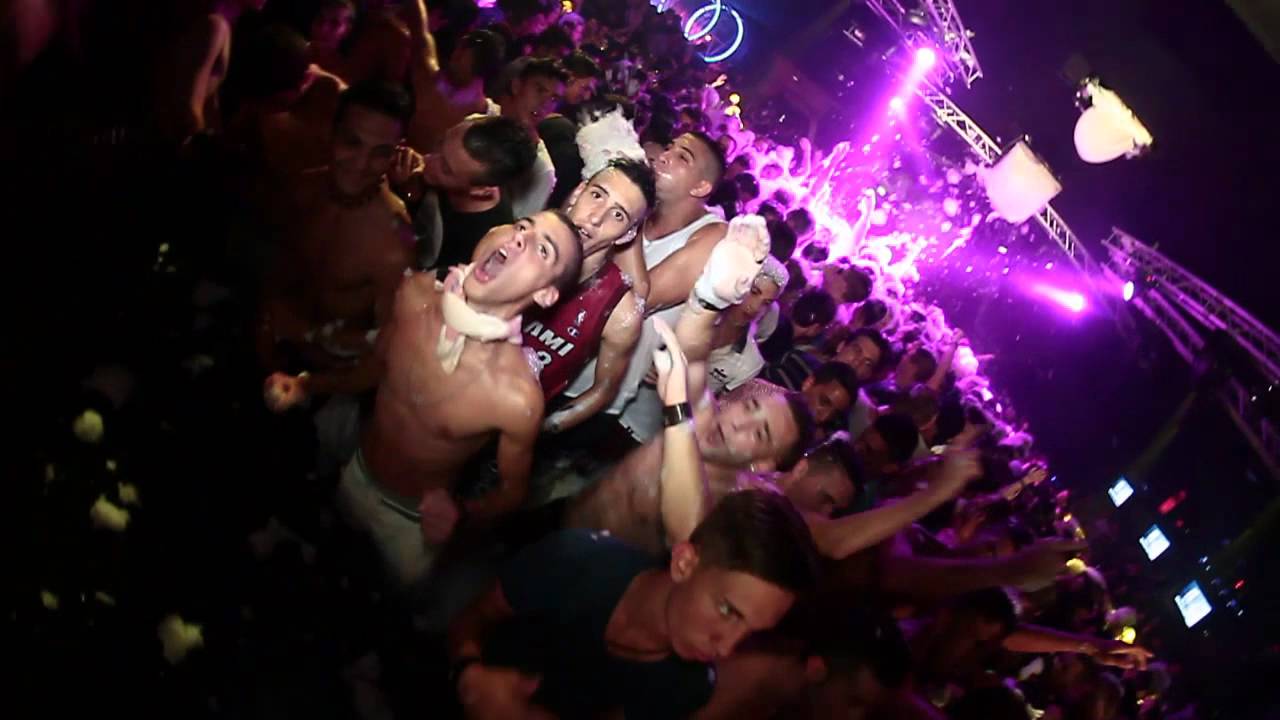 ALTROMONDO STUDIOS (AMS) -Foam party- Official Movie 05.08.12