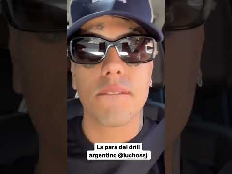 Duki escuchando Detener