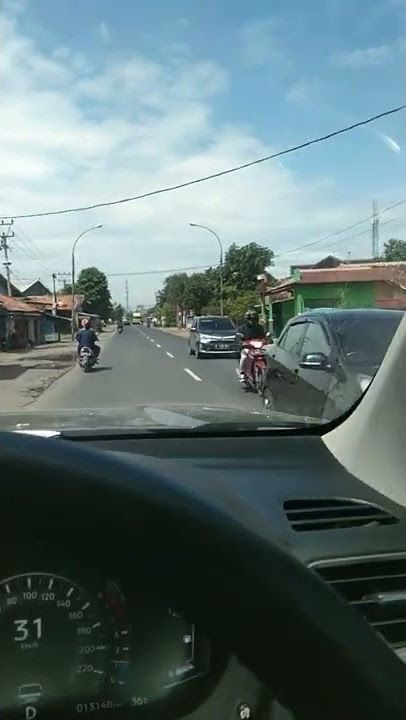 Story wa nyetir mobil pajero sport 2022