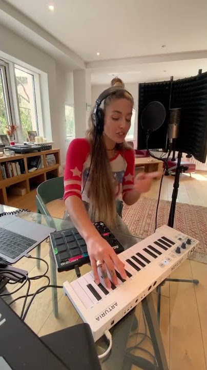 Midi keyboard & Vocal essentials