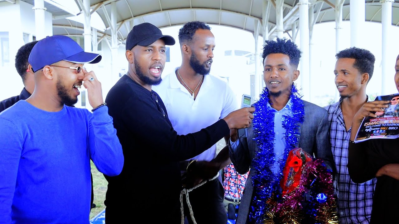 ISMACIIL AARKA OO NAIROBI SI SHARAF LEH LOOGU SOO DHAWEEYAY