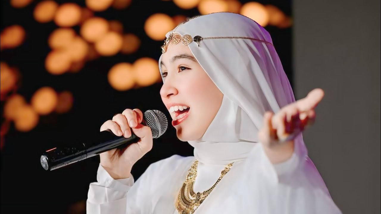 Мой первый концерт в Китае, на котором присутствовали послы нескольких стран, и где я пел на деся...