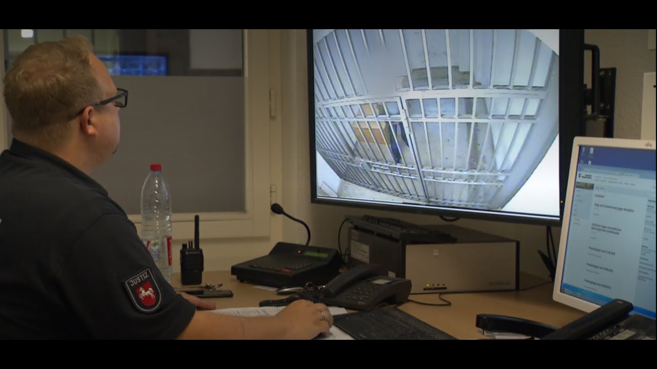 DOKU -Gefangenentransport und Urteilsspruch- Handschellen Handcuffs from Germany Clejuso Prison