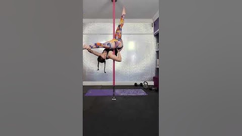 Jade Splits - Pole Trick