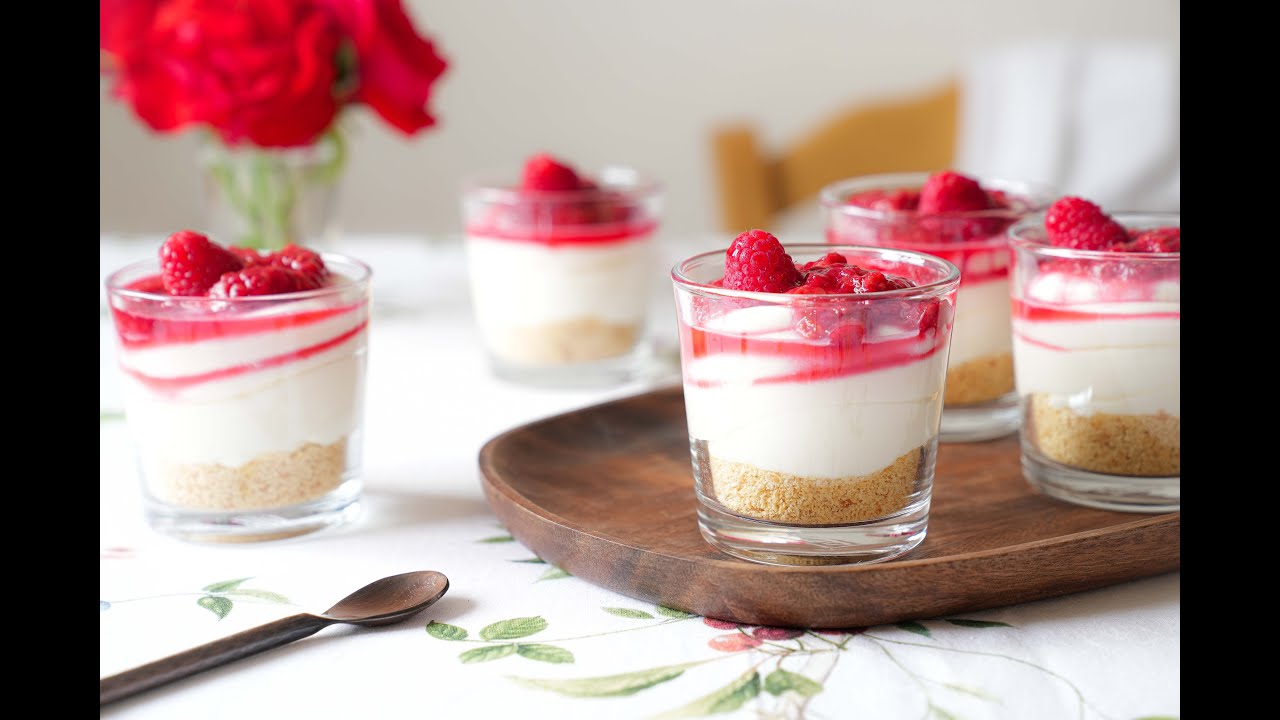 כוסות עוגת גבינה ביסקוויטים ורוטב פטל | פרק 350- Delicious Cheesecake Cups with Raspberry Topping