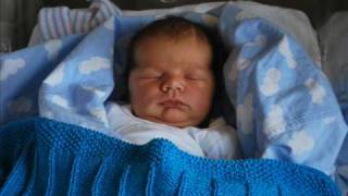 Download Lagu Astrid who is your daddy.wmv MP3