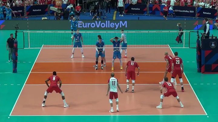 Fabian Drzyzga setting at Eurovolley '21