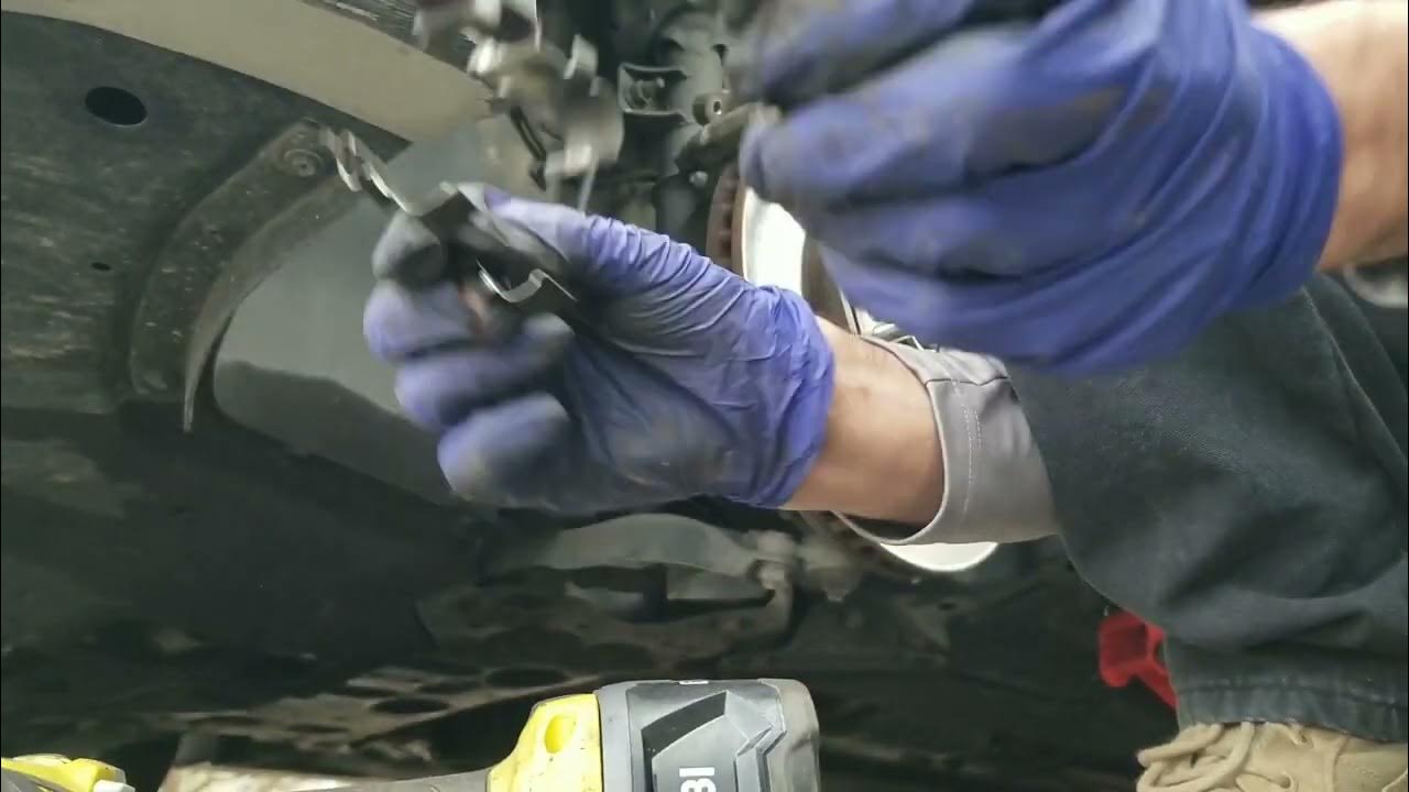 2015 Hyundai Sonata Front brakes squeaking after pads replaced w/pro