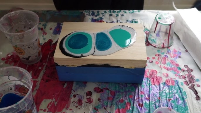 How-to Paint a Keepsake Box with Farmhouse Paints 