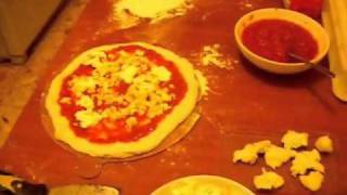 Pizza margherita cotta nel fornetto ferrari moddato
