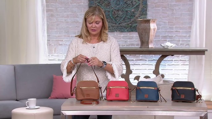 Dooney & Bourke Sawyer: What Fits In My Bag 