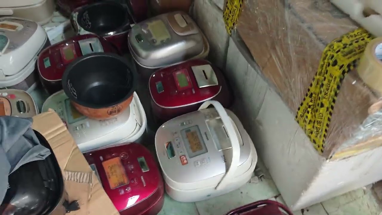 Nồi cơm , nồi chiên ĐẸP về rất nhiều, hẹn các bác trưa mai 18/01 chốt hàng trực tiếp trên live