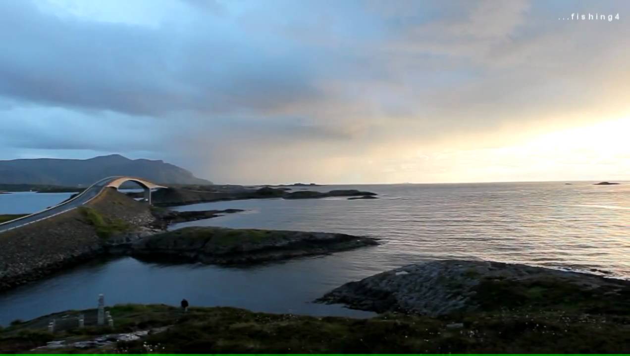 Atlantikstrasse bei Sonnenuntergang
