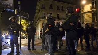 Теракты в Париже - Взрывы и стрельба на улицах / Paris Attacks - explosions and gunfire Raw video(13.11.15 Улицы Парижа - стрельба, взрывы, звуки сирен полиции. Видео снятое прохожими. Ставьте лайки и подписыва..., 2015-11-14T09:40:36.000Z)