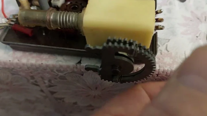 A vintage vacuum tube FM radio with a VHF variometer. Heading to Moscow.