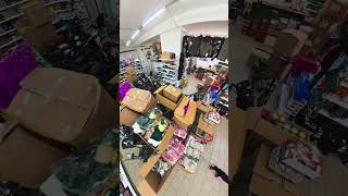 Отличный получился магазин в Шахтерске где и елку и мотоцикл купить можно @GYROCLUB #шахтерск