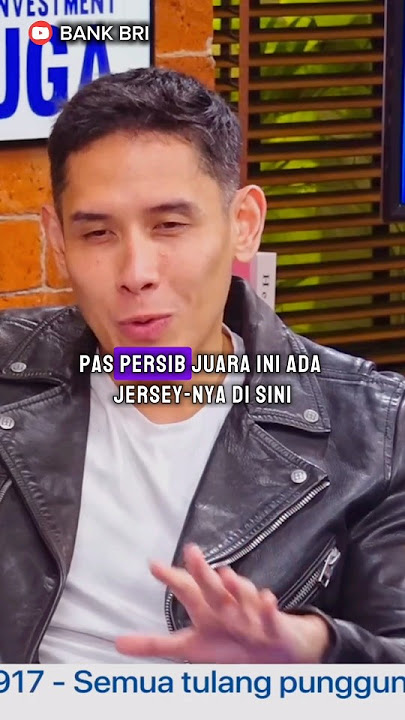 Ganindra Bimo collects Ciro's jersey from his time at Persib, the first champion, to the Malut Un...