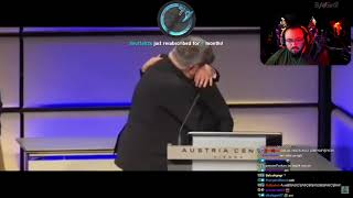 Jahrein A.m. Celal Şengör 124 Kg, Kadini Yi̇yor Izliyor